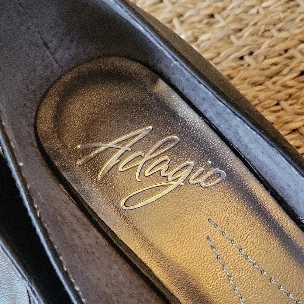 Adagio Chic Black Peep-Toe Leather Wedges Size 8.